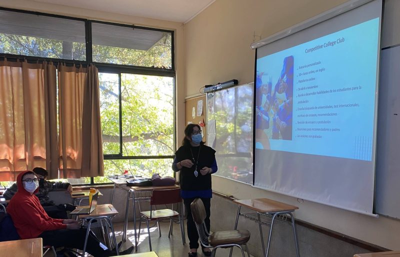 Pic Charla colegio San Ignacio del Bosque 28APR22