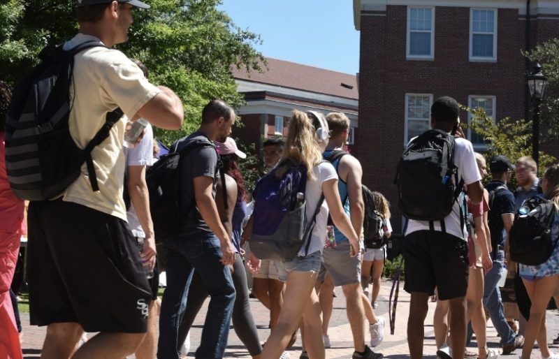 cómo financiar un Community College